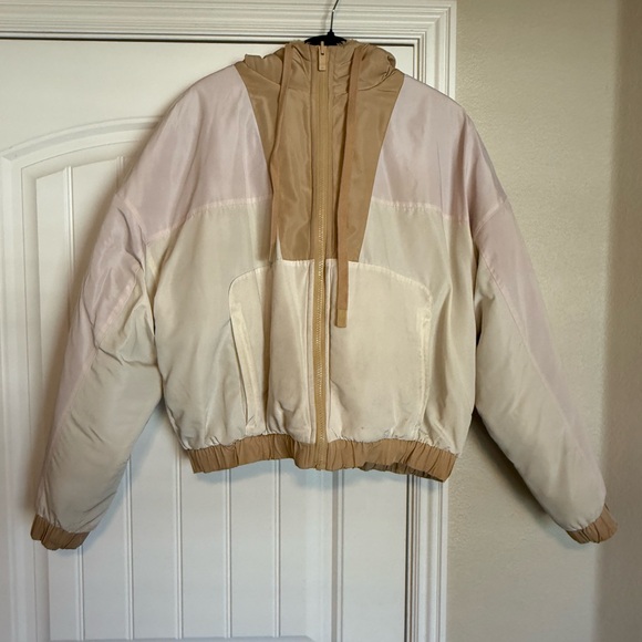 Alo Yoga Reversible Jacket with Oversized Fit - Picture 10 of 16